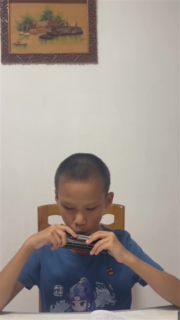 小鼓响咚咚