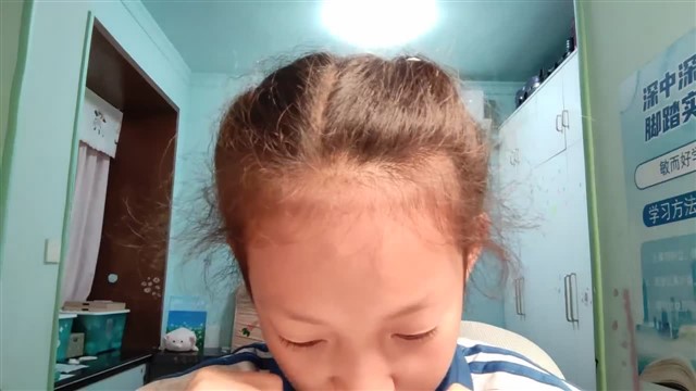 小鼓响咚咚