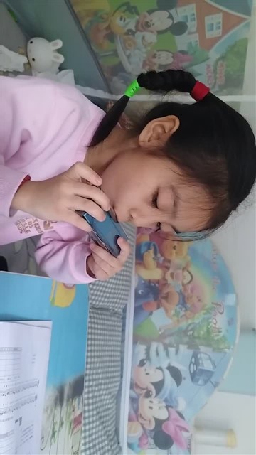 洋娃娃与小熊跳舞