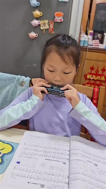 洋娃娃和小熊跳舞