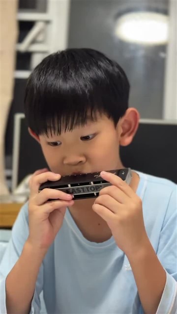 18. 小鼓响咚咚